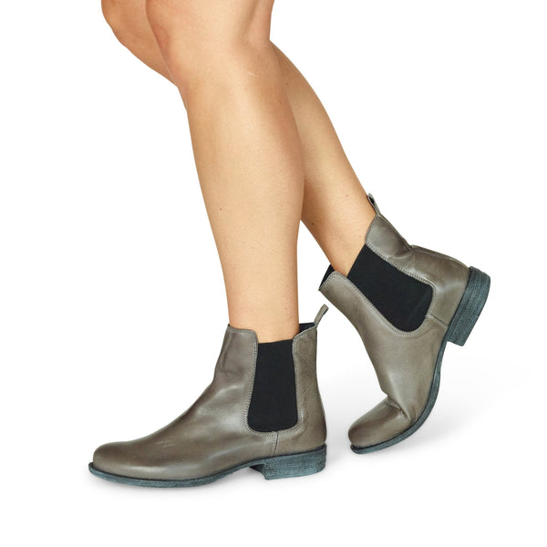 ブーツその他 MOON BOOT Woman Boots Grey 80D1409540 H006 High Snow Boots for Women | Moon Boot®