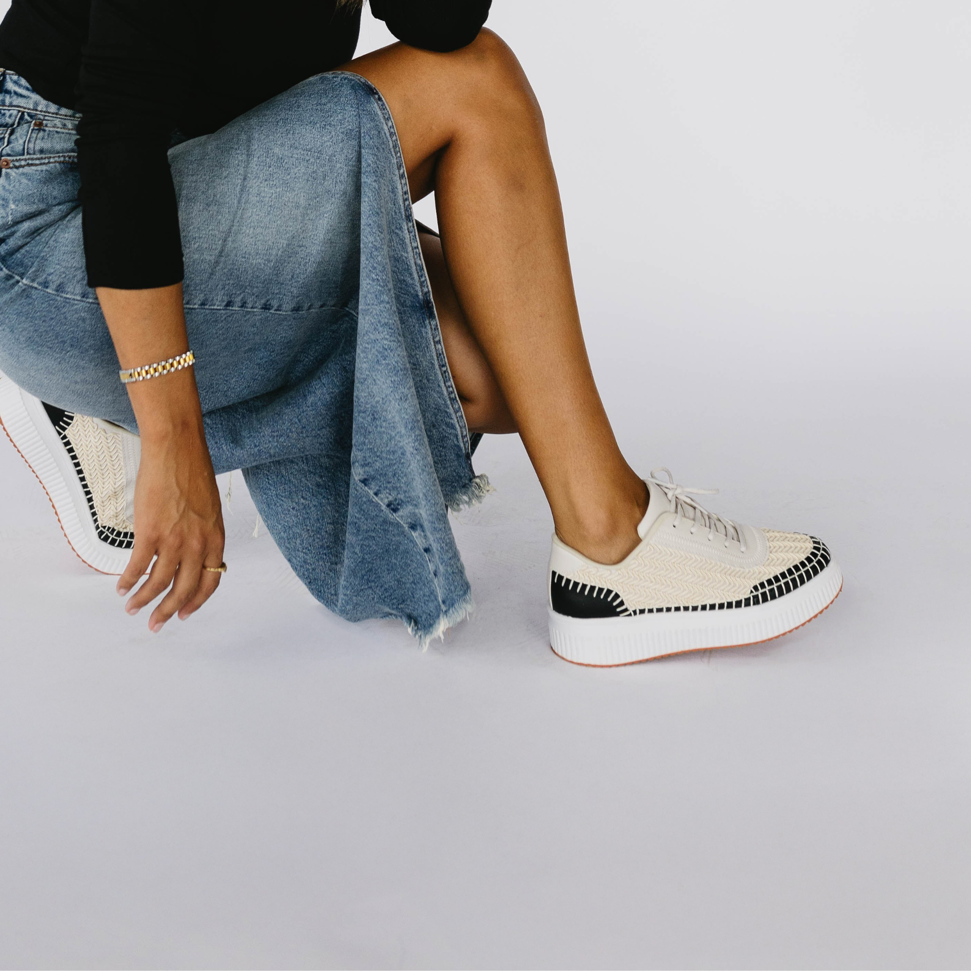 SNEAKER SHOP