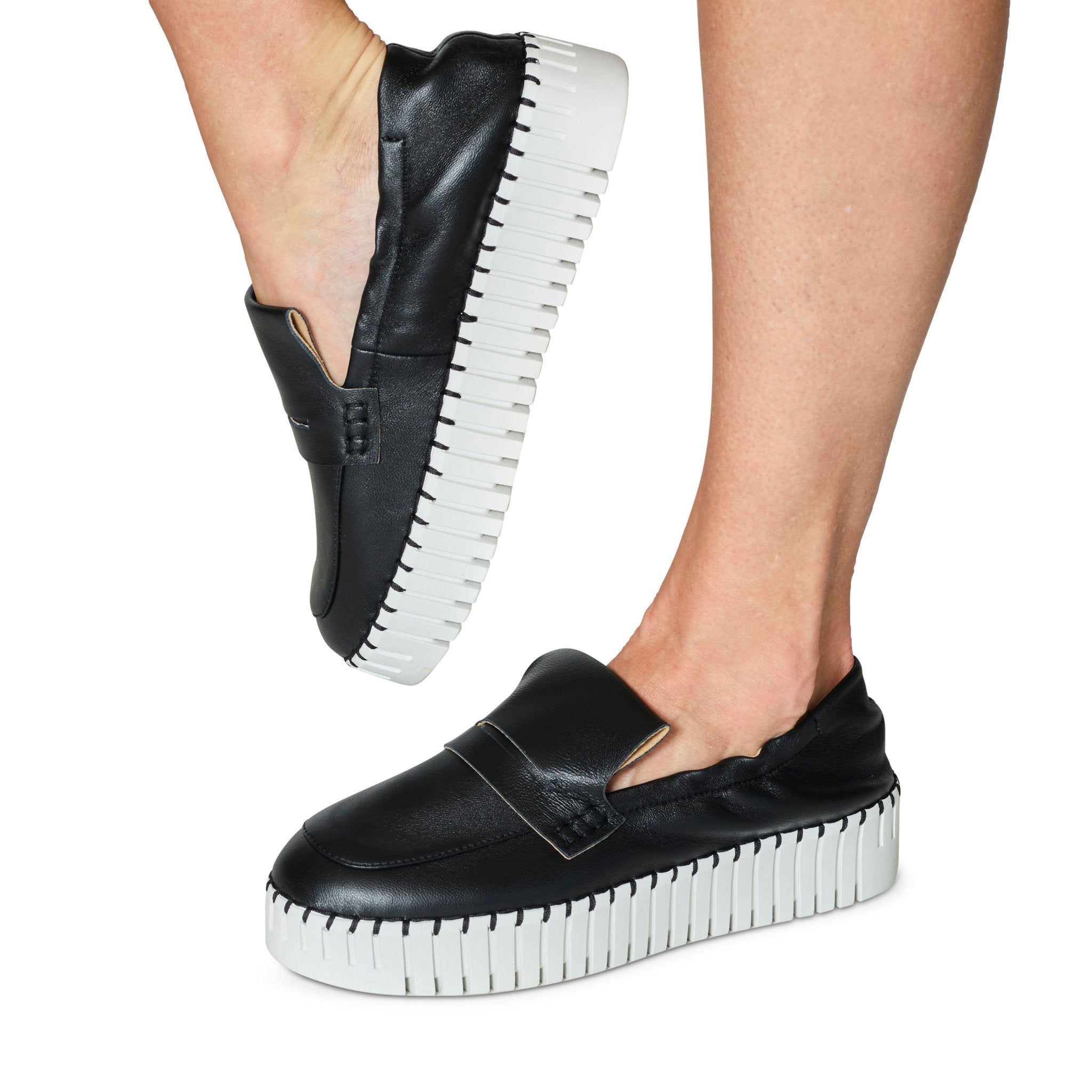 ★【JILLSTUART】 STRAP PLATFORM LOAFERS★ bravosilent-dblack-184324.jpg?