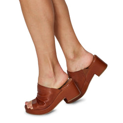 Gwen - Chattanooga Shoe Co.Miz MoozBrandy (brown)