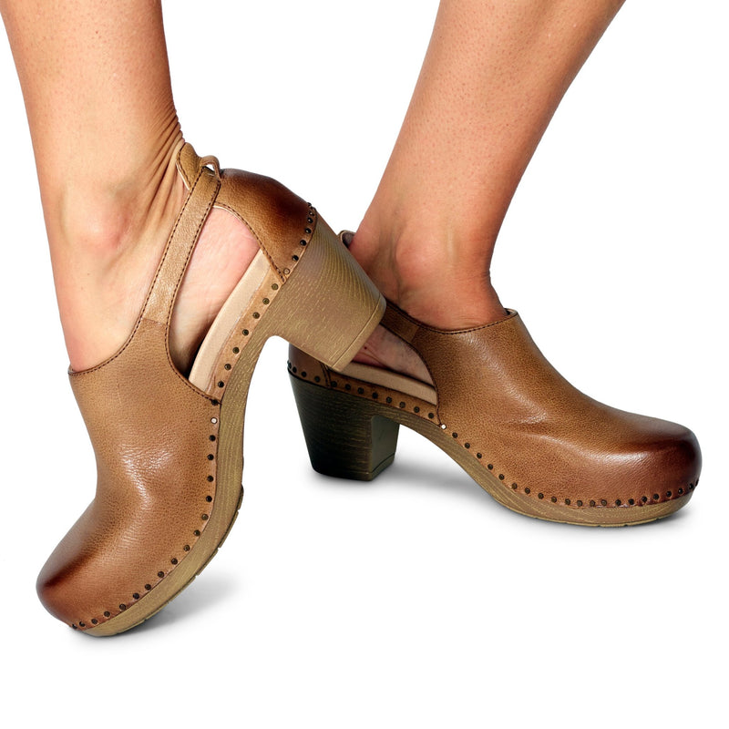 Sassy - Chattanooga Shoe Co.Dansko1831 - 371500Tan